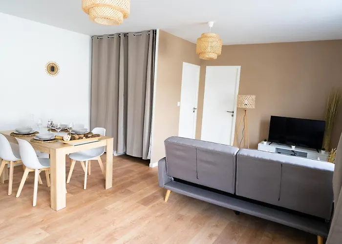 Spacieux Appartement Avec Parking Prive A Saumur